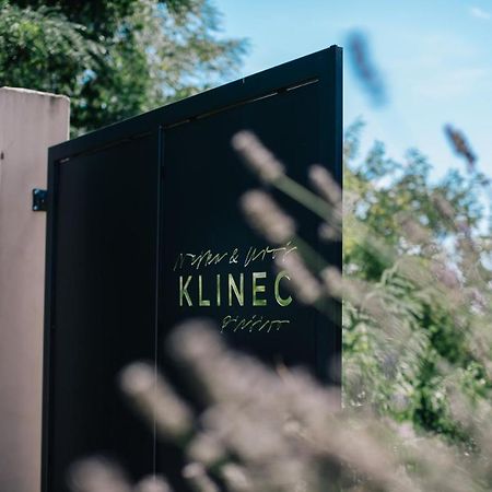 Klinec Plesivo Art Rooms Dobrovo Buitenkant foto